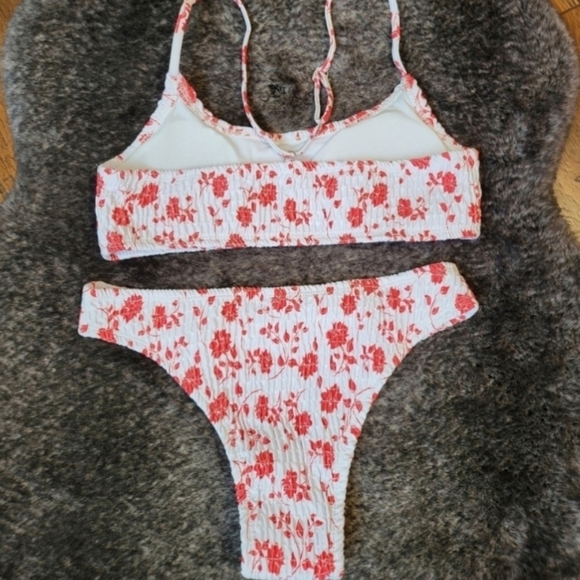New Floral Red White Scrunchy Scoop Top Sexy Bikini Set Swimsuit Size S - Picture 6 of 6